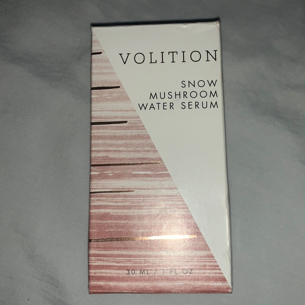 Snow mushroom water serum